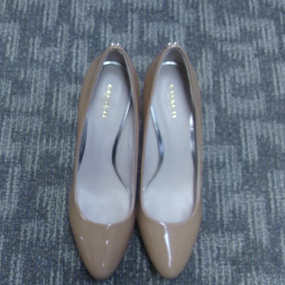 Shoes - Picture 1 of 4